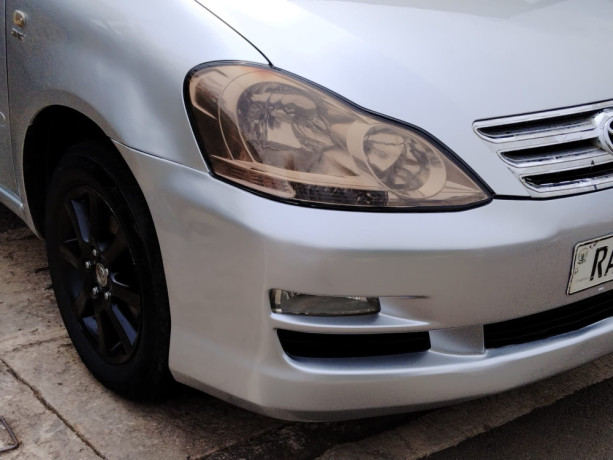 toyota-avensis-verso-iragurishwa-big-5