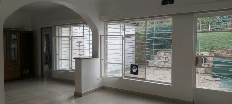 semi-furnished-bungalow-available-for-rent-at-kiyovu-big-5