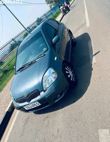 toyota-yaris-manual-2004-for-sale-big-3