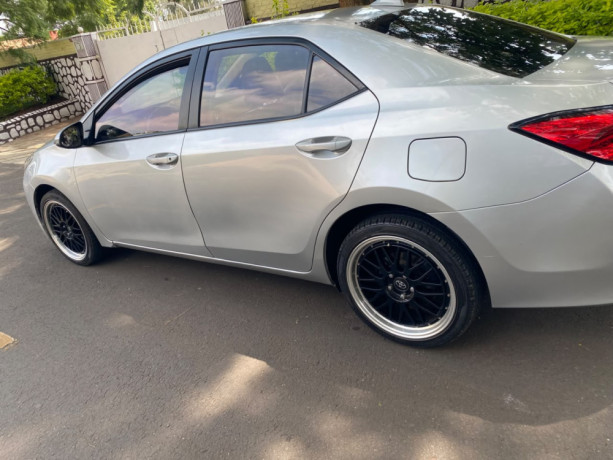 toyota-corolla-big-1