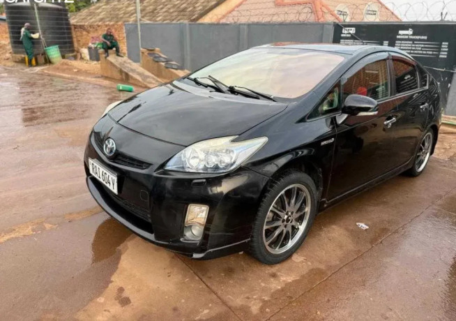toyota-prius-big-1