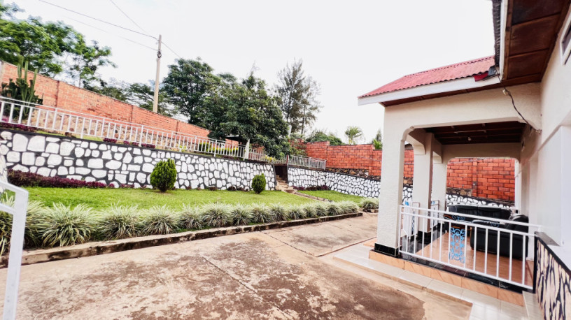 kimironko-hot-deal-house-for-sale-with-big-plot-big-4