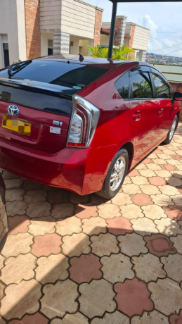 toyota-prius-big-3