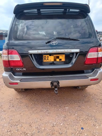land-cruiser-big-1