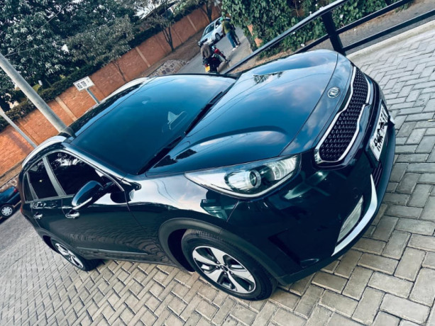 kia-niro-big-0