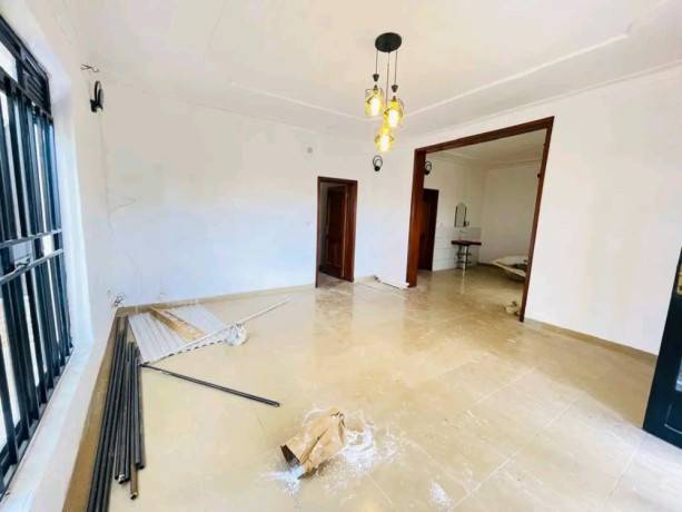 kimironko-unfurnished-4bedrooms-house-for-rent-at-1m-in-good-location-big-5