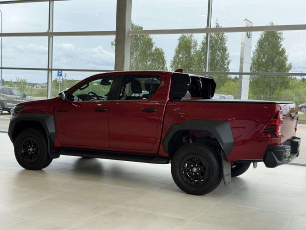 import-new-2025-toyota-hilux-gr-sport-28l-4wd-big-2