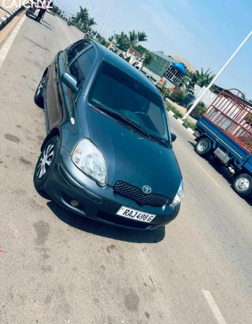 toyota-yaris-manual-2004-for-sale-big-2