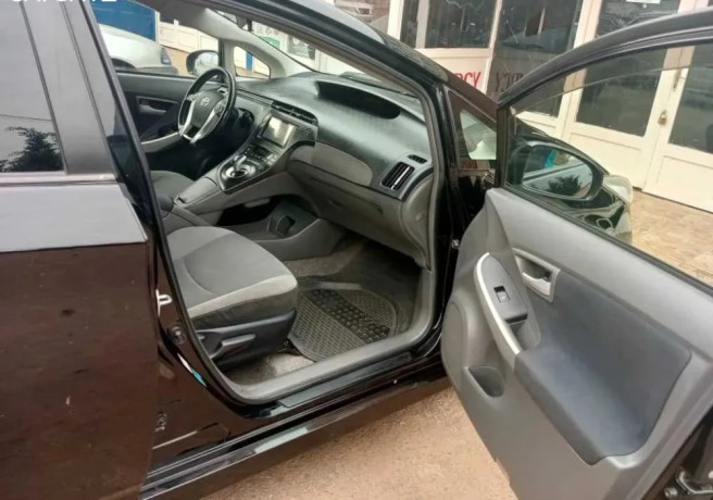 toyota-prius-big-6