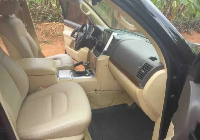 land-cruiser-vx-v8-automatic-2016-for-sale-big-4