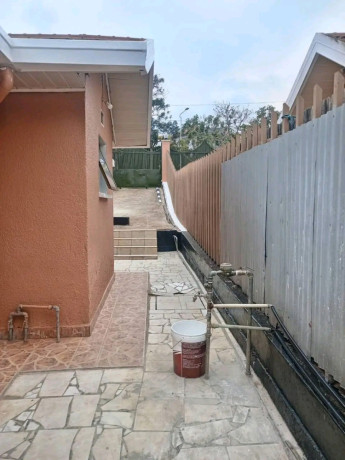 gacuriro-fully-furnished-3bedrooms-house-for-rent-at-1000-in-good-location-big-8