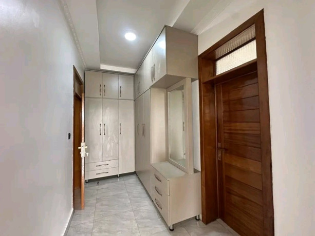 gacuriro-kagugu-house-for-sale-in-good-neighborhood-big-5