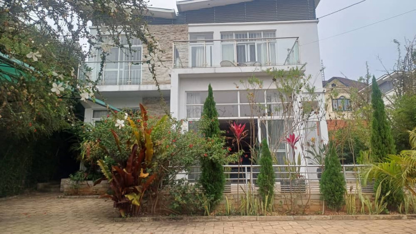 gacuriro-very-nice-full-furnished-house-for-rent-big-0