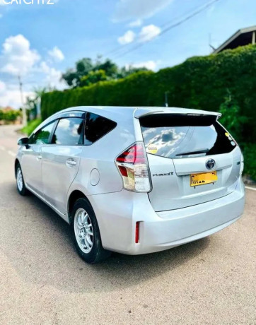 toyota-prius-big-3