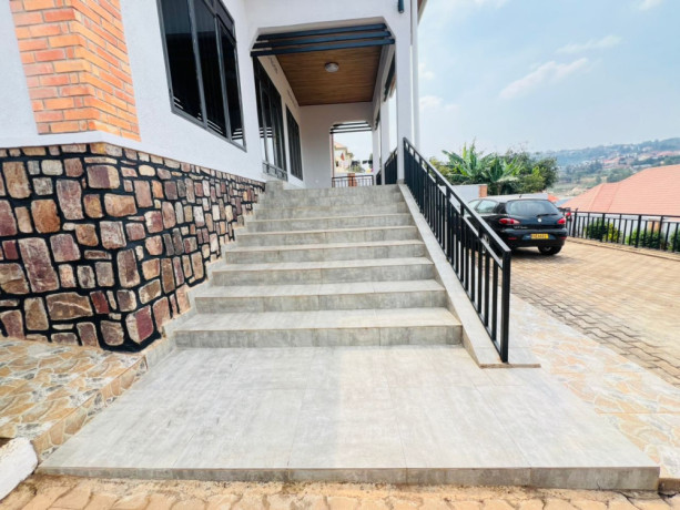 kimironko-unfurnished-house-for-rent-in-kigali-big-2