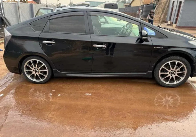 toyota-prius-big-2