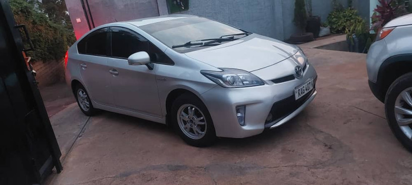 toyota-prius-big-1