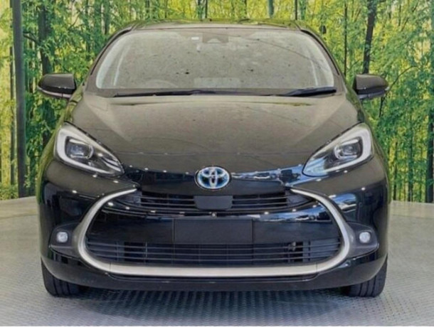 2023-toyota-aqua-z-big-1