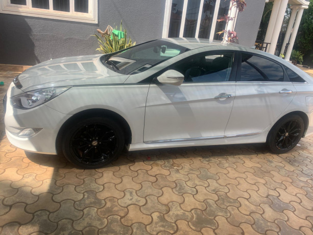 hyundai-sonata-big-0