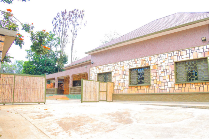 ep-072-kiyovu-kiyovu-very-nice-unfurnished-house-for-rent-in-kigali-rwanda-big-0