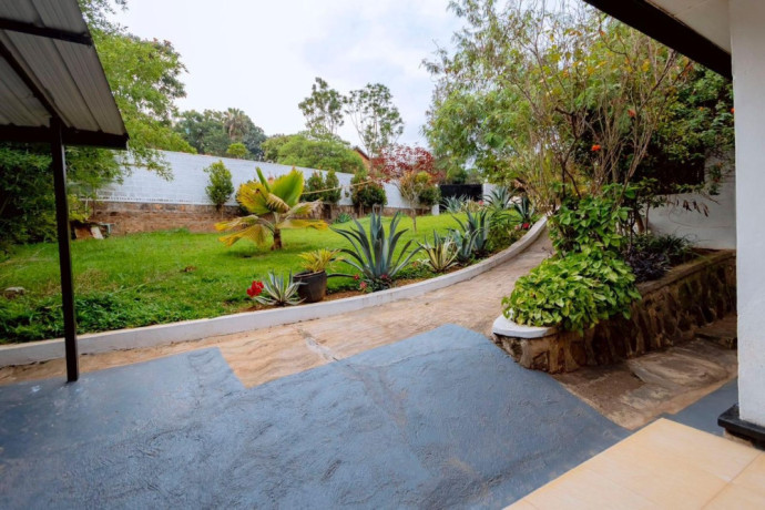 kigali-unfurnished-house-available-for-rent-in-kiyovu-big-1