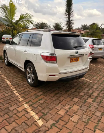 toyota-highlander-hybrid-for-sale-big-0