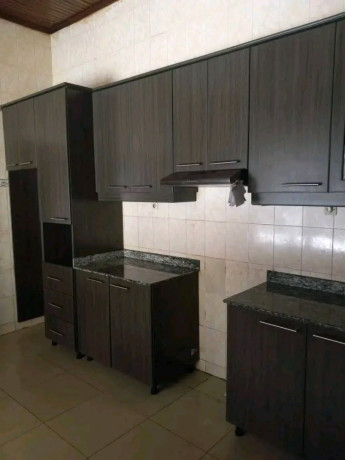 kigali-unfurnished-house-available-for-rent-in-kiyovu-big-8