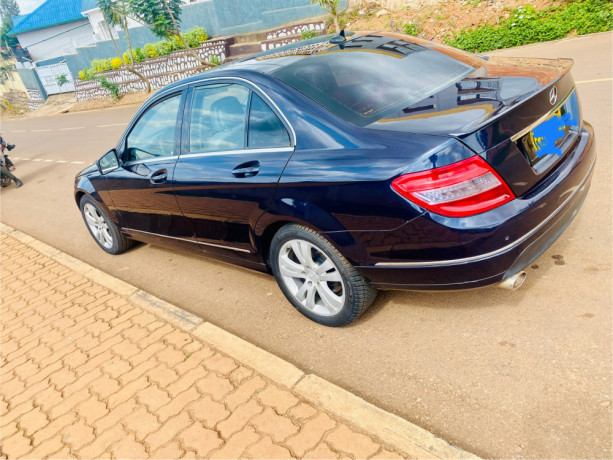 mercedes-benz-c200-w204-big-1