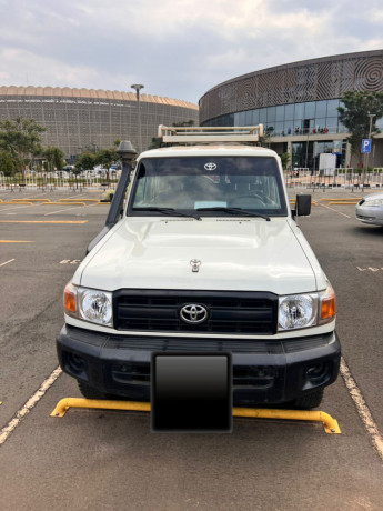 toyota-land-cruiser-big-0