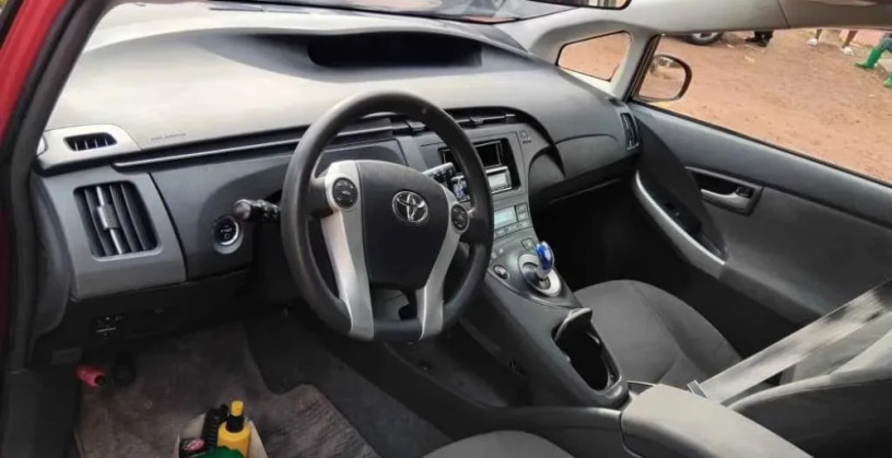 toyota-prius-big-2