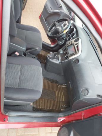 toyota-matrix-big-0