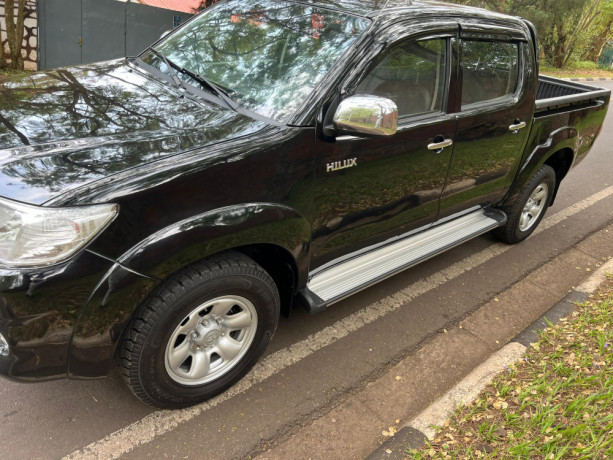 toyota-hilux-big-1