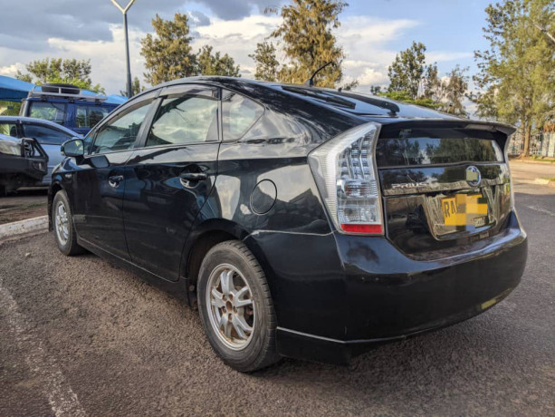toyota-prius-hybrid-very-clean-fuel-saver-push-to-start-top-condition-big-8