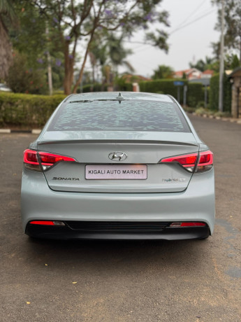 hyundai-sonata-big-2