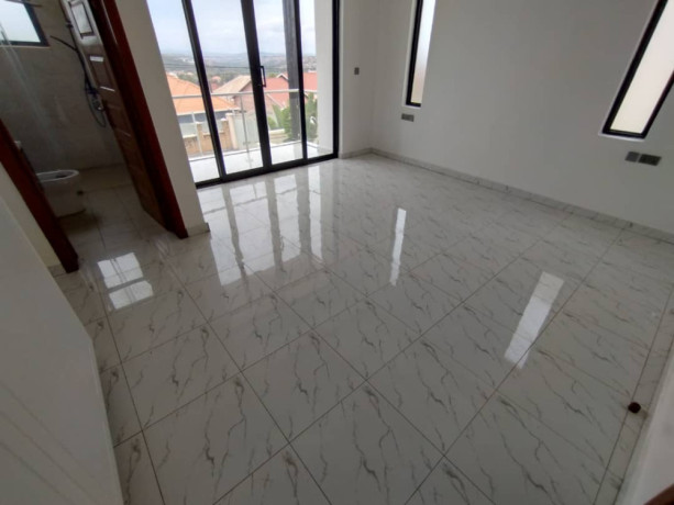 unfurnished-house-for-rent-in-kigali-kimironko-in-vp-neighborhood-on-tarmac-road-house-consist-2bedrooms-3bathrooms-at-700k-big-5
