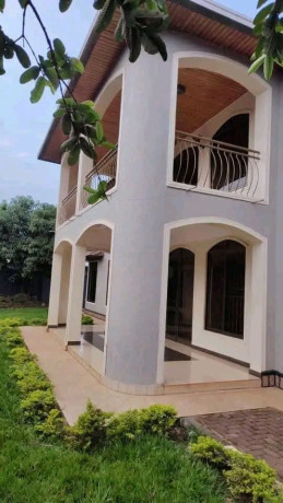 discover-this-exceptional-property-for-sale-in-prestige-neighbourhood-of-gacuriro-big-5