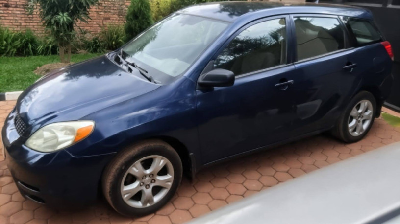 toyota-matrix-2010-made-in-canada-low-mileage-87539-big-4