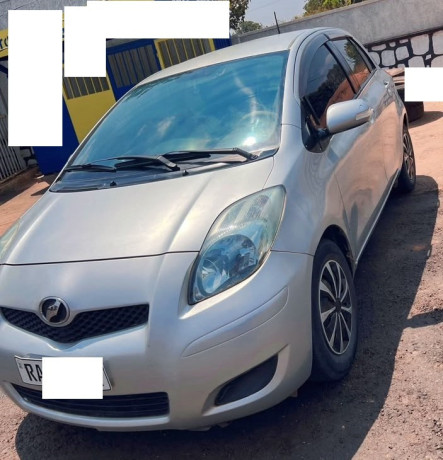 toyota-vitz-big-0