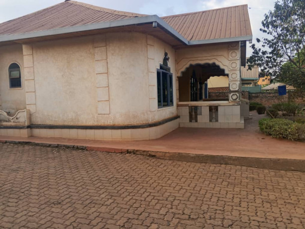40-kimironko-very-big-plot-with-house-for-sale-call-or-whatsapp-big-8