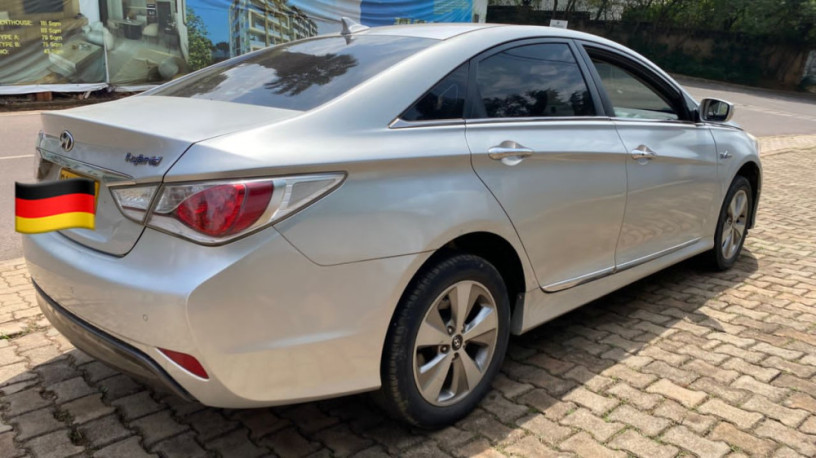 hyundai-sonata-big-0