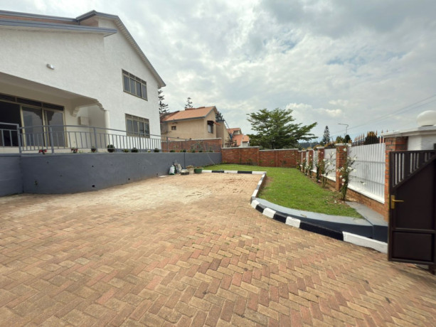 gacuriro-unfurnished-house-for-rent-in-kigali-big-0