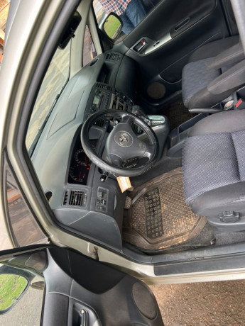 toyota-corolla-big-0