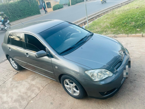 toyota-corolla-hatchback-2005-big-3