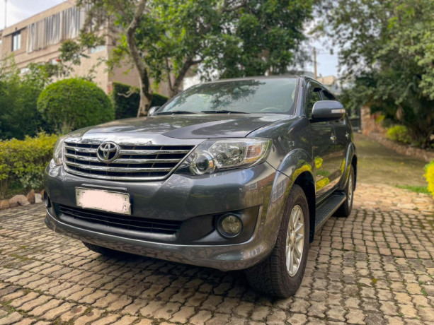 toyota-fortuner-big-1
