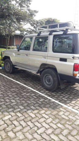 bere-369-toyota-landcruiser-in-good-condition-is-available-for-sale-big-1