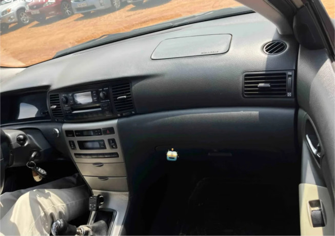 toyota-corolla-hatchback-manual-2005-for-sale-big-4
