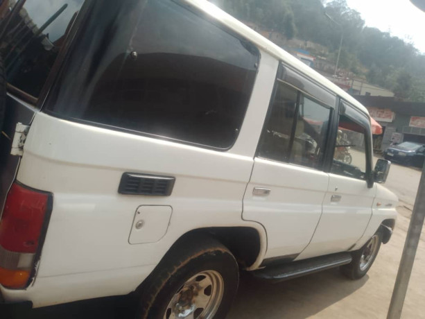toyota-land-cruiser-big-1