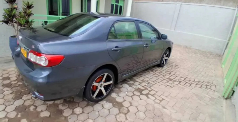 toyota-corolla-big-0