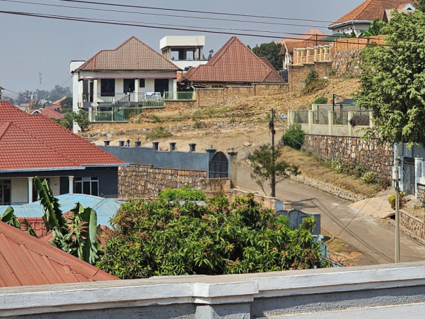 ikibanza-tugurisha-kimironko-bibare-kumuhanda-big-1