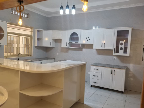 luxury-mansion-in-kanombe-at-180m-big-4